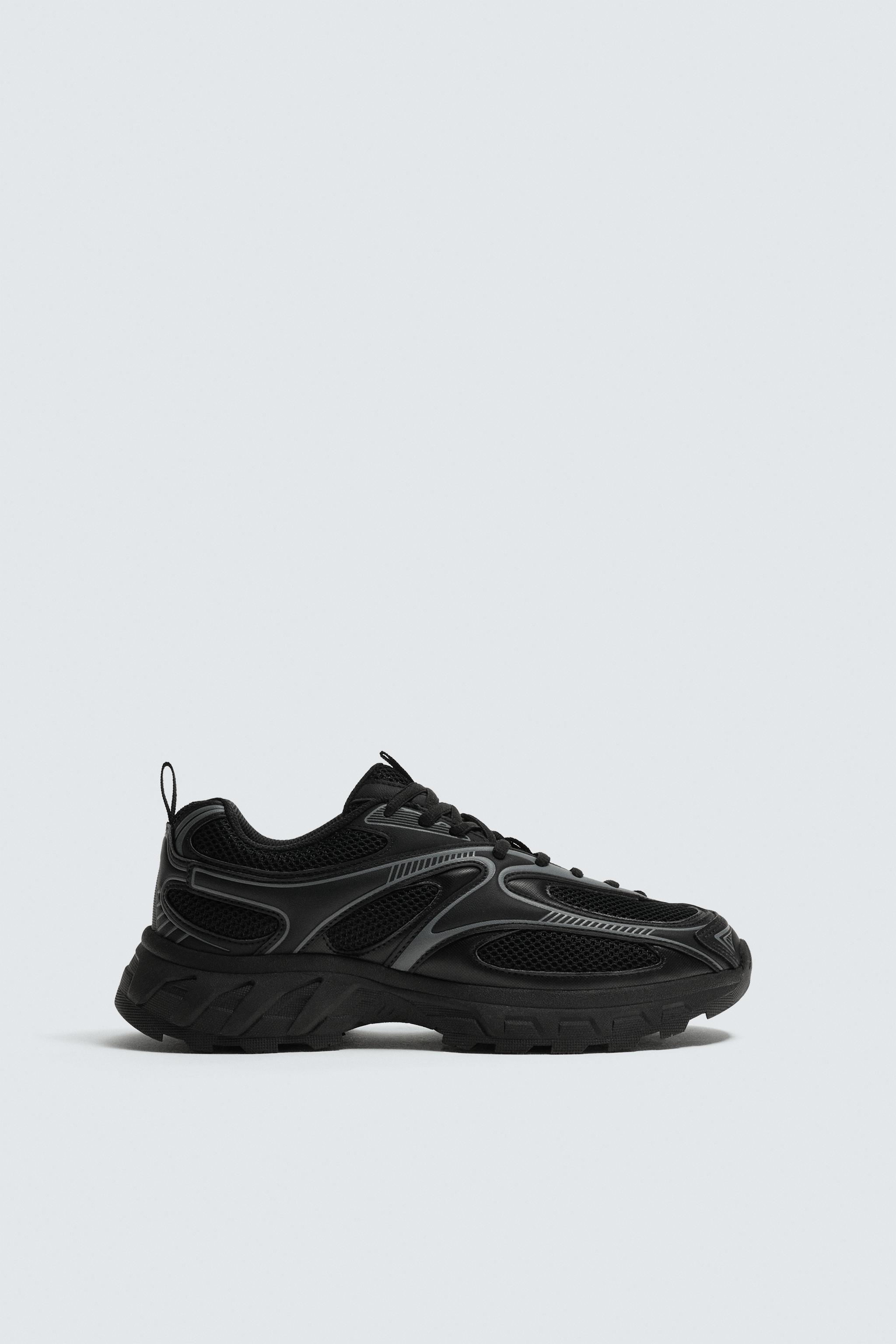 CHUNKY SOLE SNEAKERS